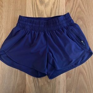 Lululemon tracker short size 6 4” inseem